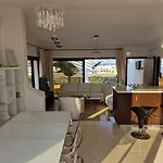 The Belvedere וילה לאצ'י